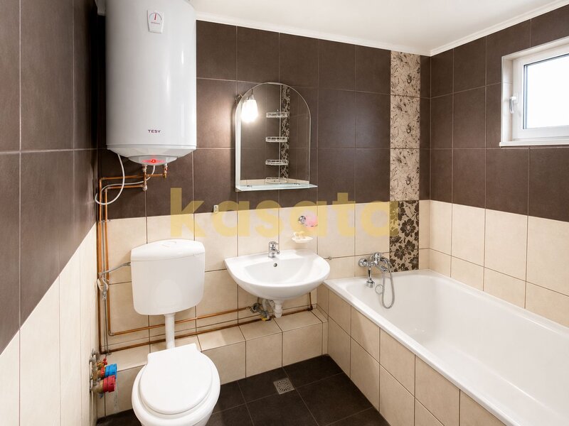 Baicului, ap. 2 camere 1988, complet renovat 2025.
